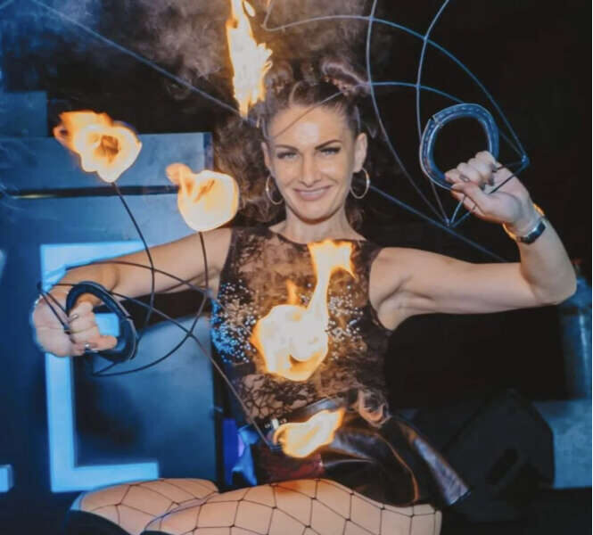 Ania - Fire Show