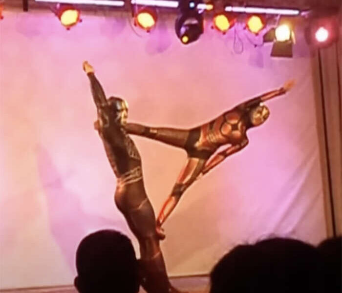 Constantin - Acrobat Show