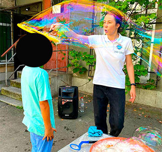Soap bubble show